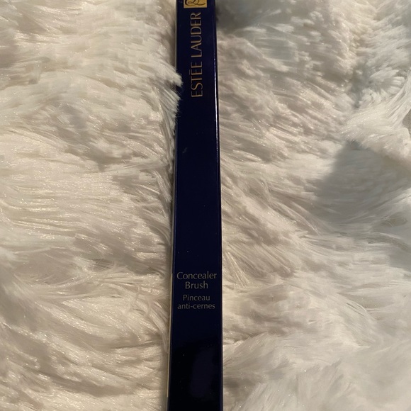 Estee Lauder Makeup Este Lauder Concealer Brush 5 Makeup Poshmark